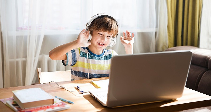 Ensino em casa: bem equipado para a rotina escolar diária moderna Ensino em casa: bem equipado para a rotina escolar diária moderna